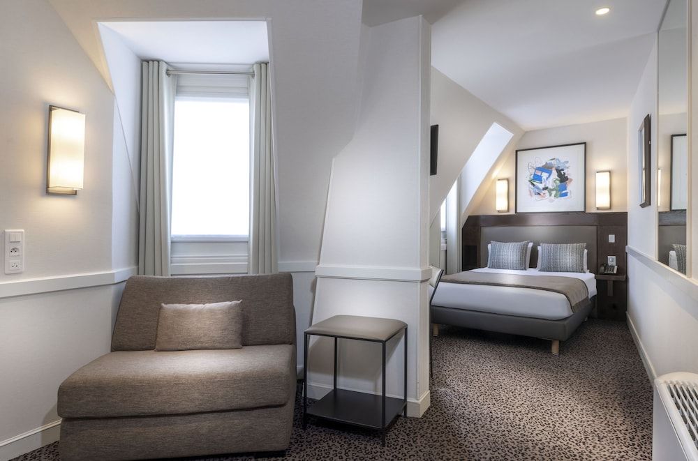 Hotel Elysées Céramic Standard Double Room 11