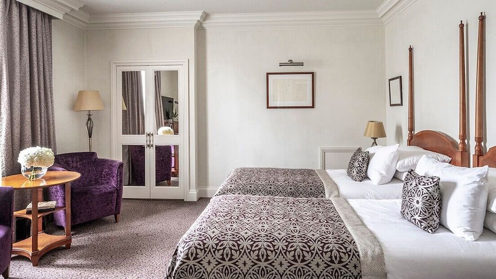 Brandshatch Place Hotel & Spa Executive Double Room