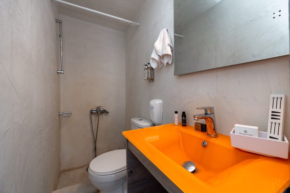 Katris Apartments Standard Double Room (Caldera View) 8