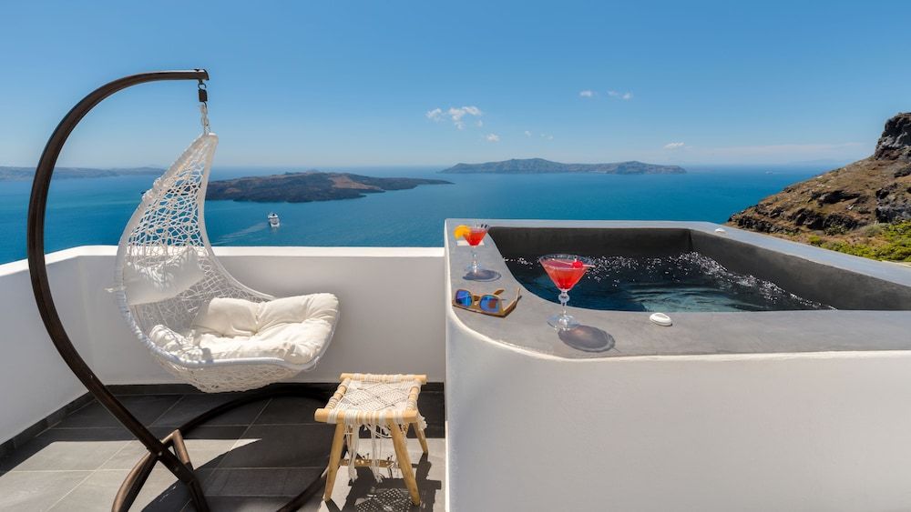 Katris Apartments Deluxe Double Room (Caldera View) 4