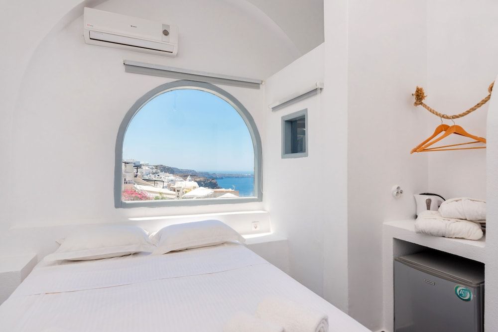 Katris Apartments Standard Double Room (Caldera View)