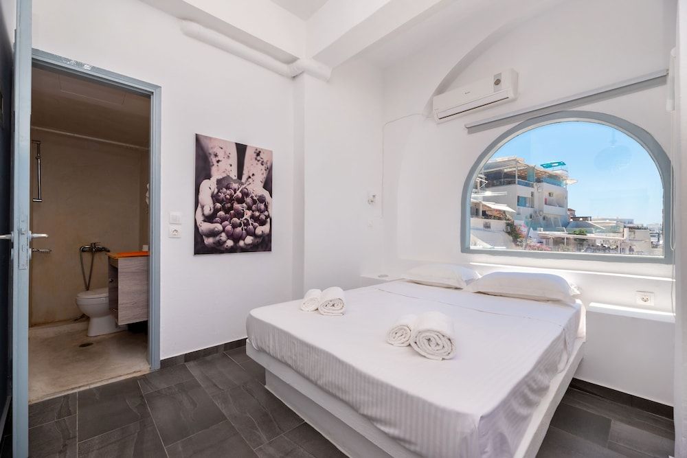 Katris Apartments Standard Double Room (Caldera View) 2