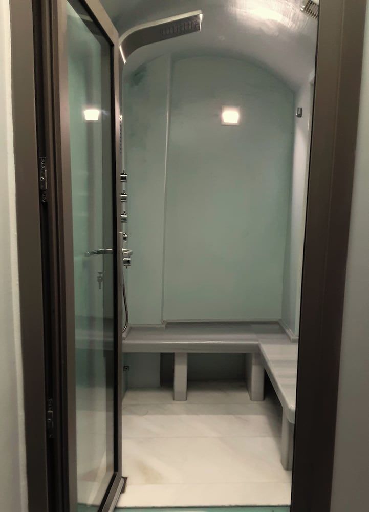 Hamam Oriental Suites Superior Deluxe Suite with exterior Jacuzzi and Hammam (hammam facility has additional price) 5