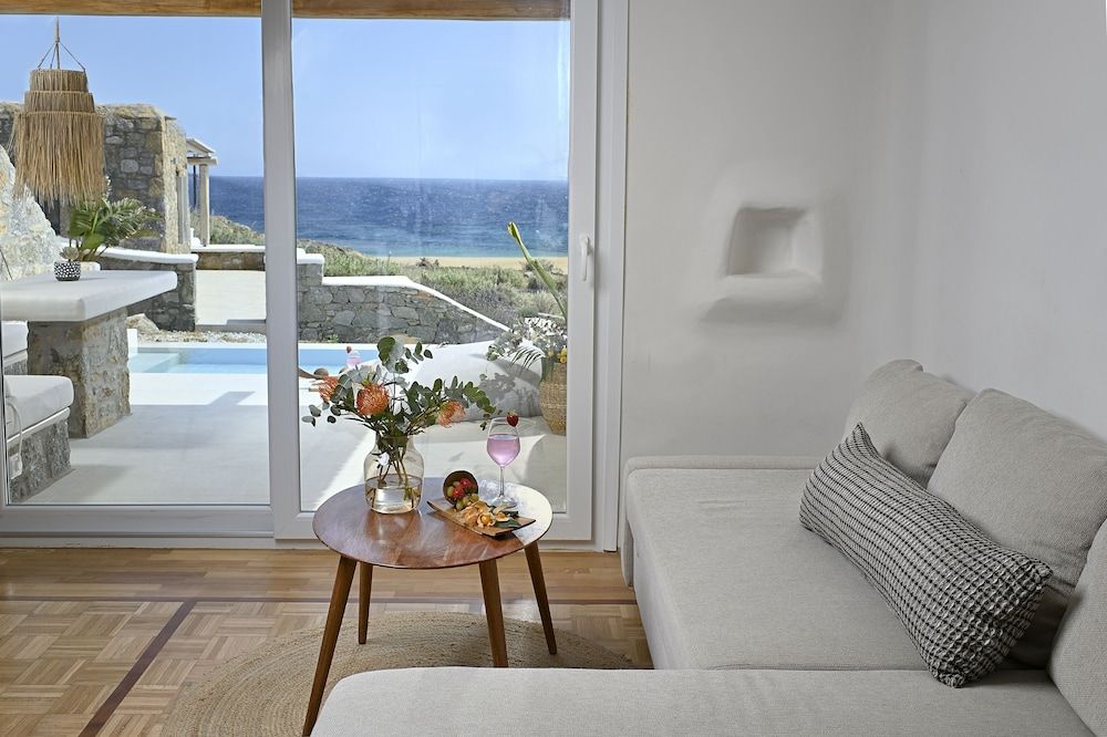 VLIA Myconian Residences Suite, Private Pool, Sea View 2