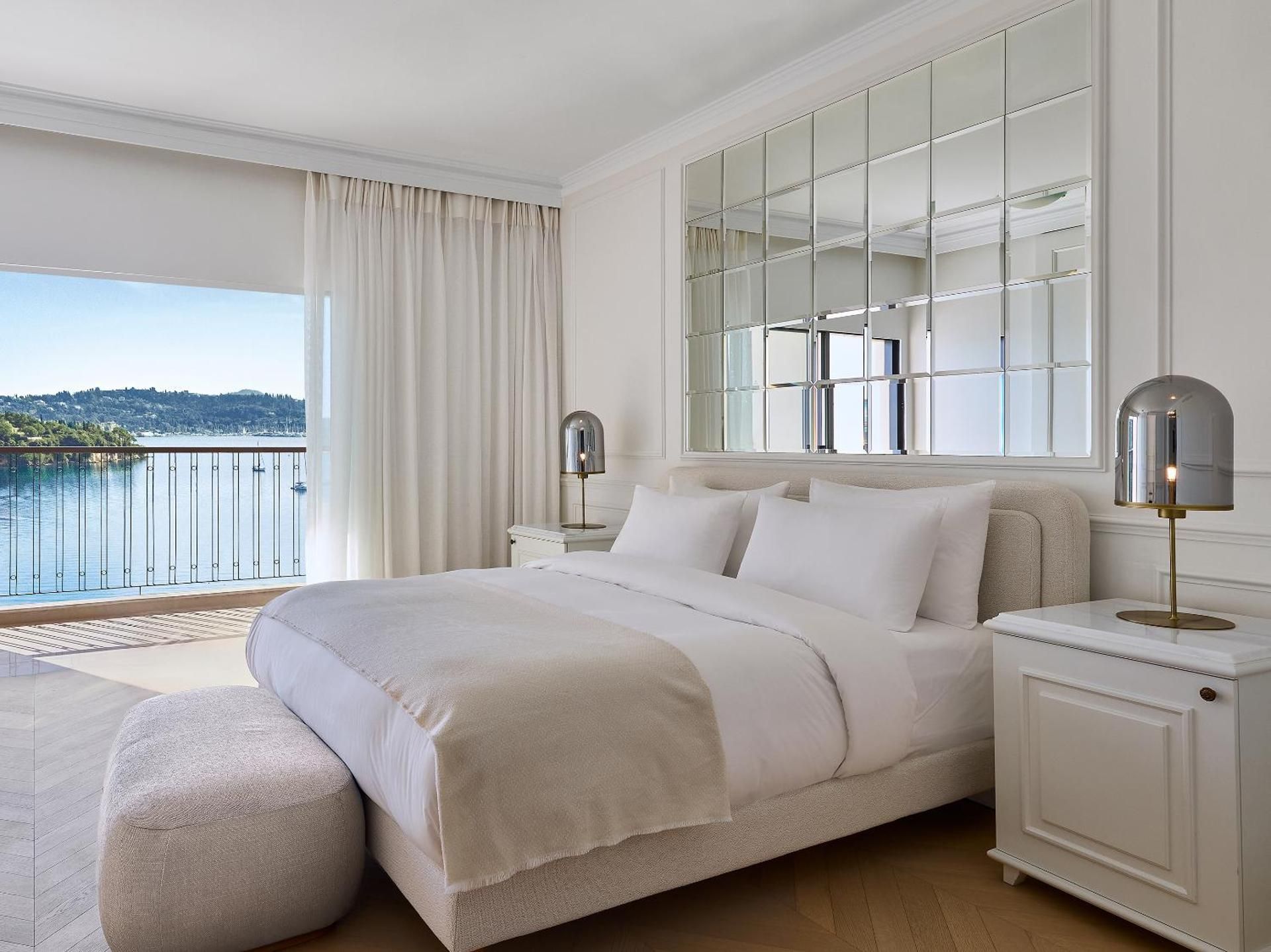 Deluxe Sea View Suite