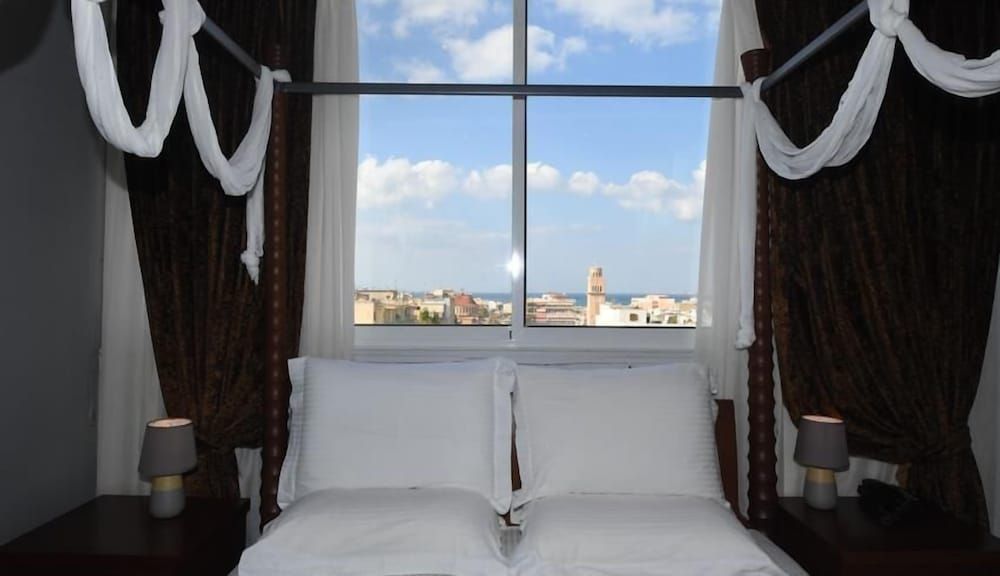 Ephira Hotel Deluxe Room 4