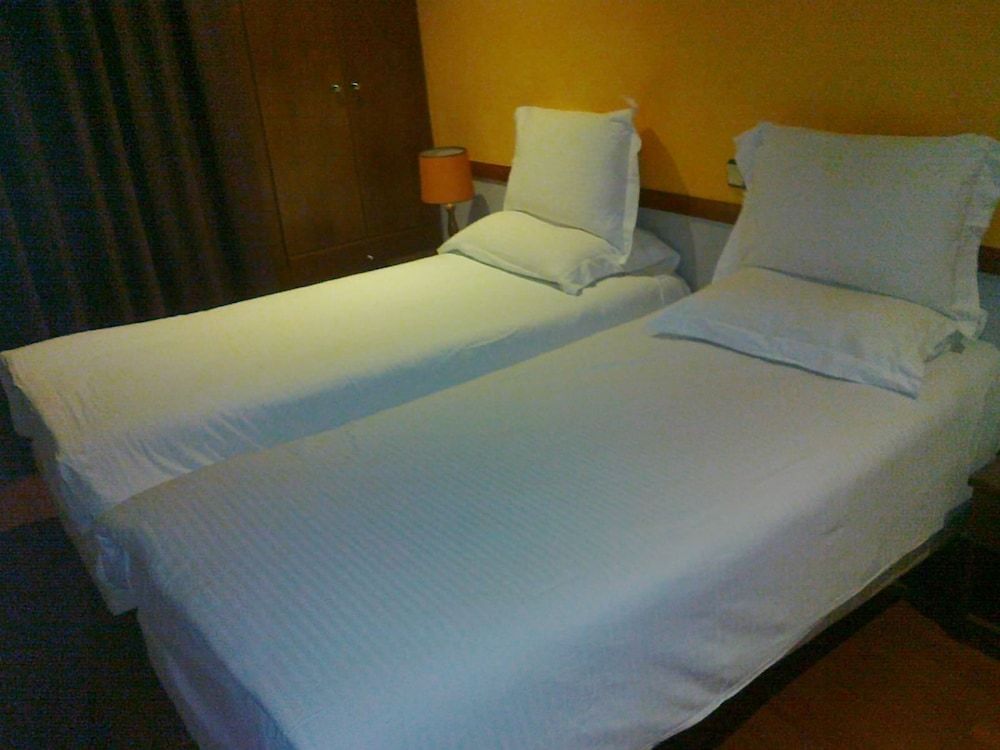 Ephira Hotel Single Room 4