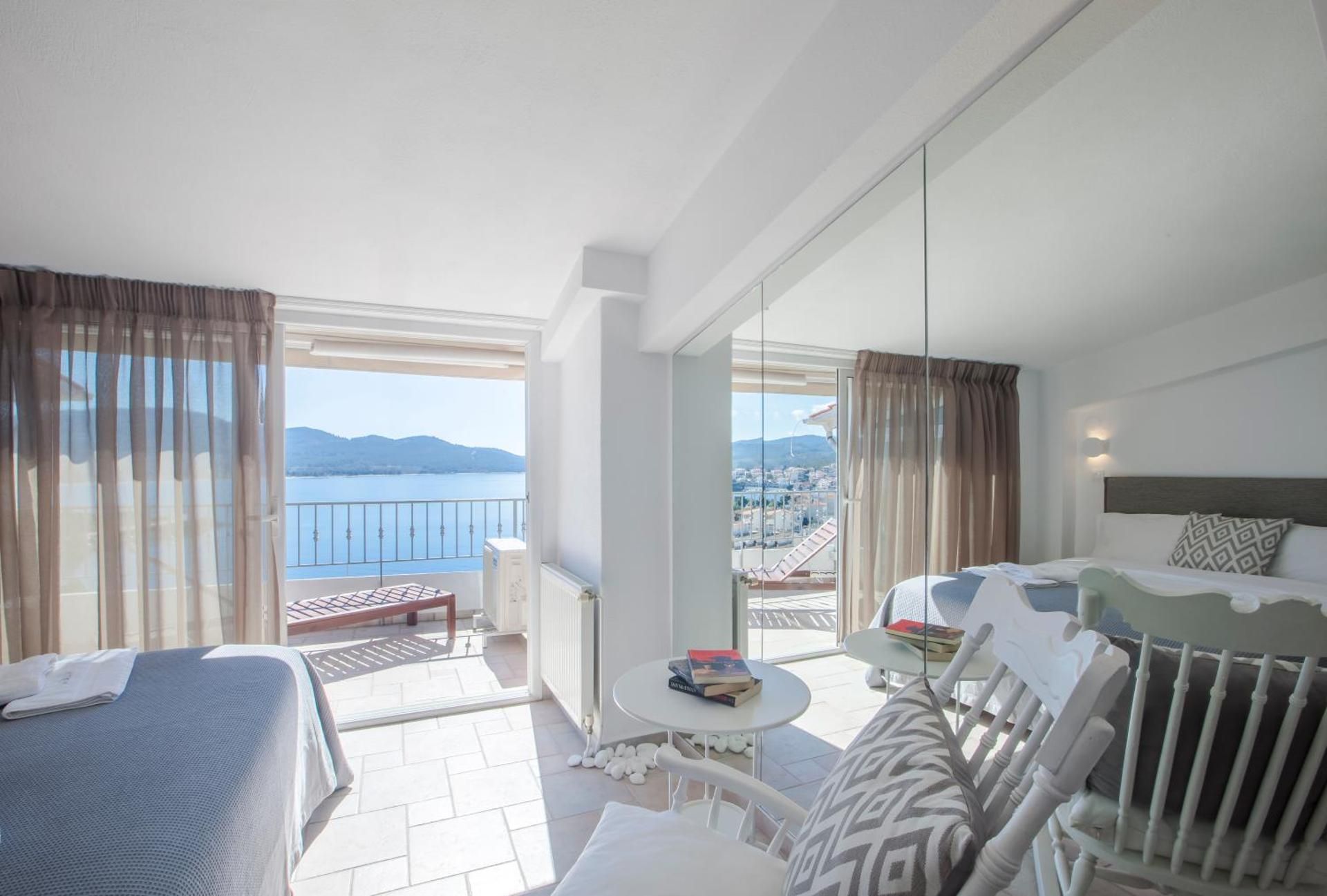 Split Level Apartment with Sea View