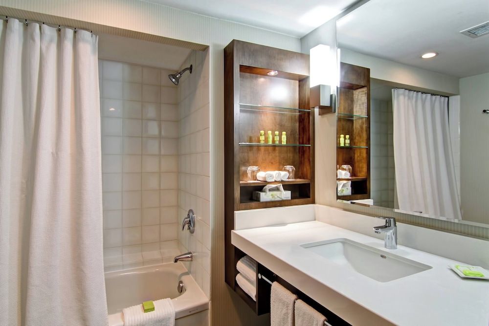 undefined Delta Hotels by Marriott Toronto East 6