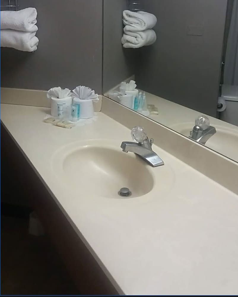 Cascadia Hotel Standard Room, 1 Bedroom, Balcony 5