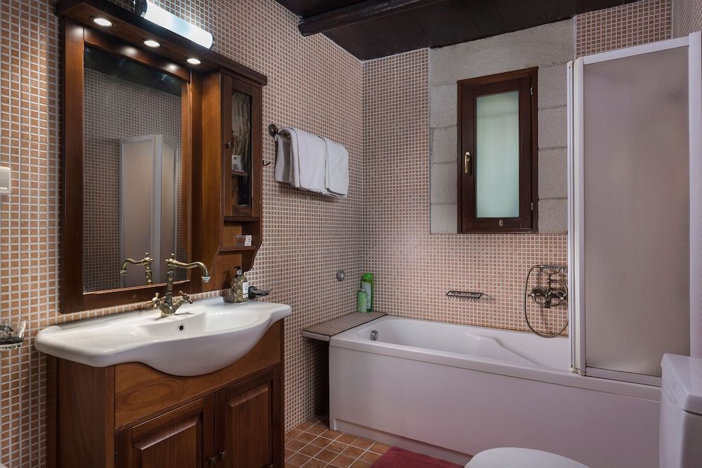 Villa Aloni-traditional Stone Villa With Nice View,pool and Garden Traditional Villa, 2 Bedrooms, Private Pool, Pool View 7