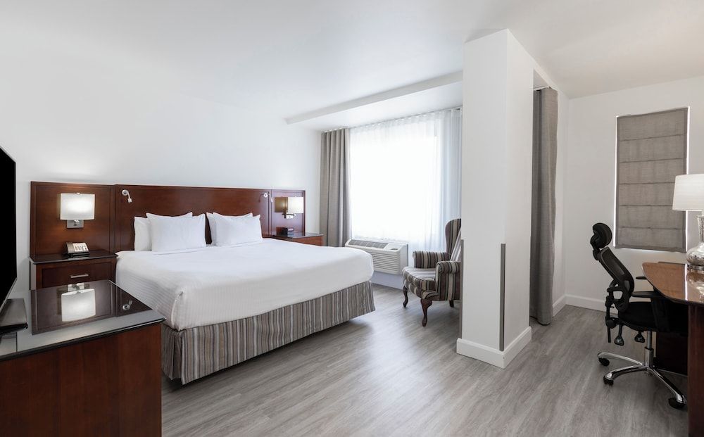 undefined Le Nouvel Hotel 5