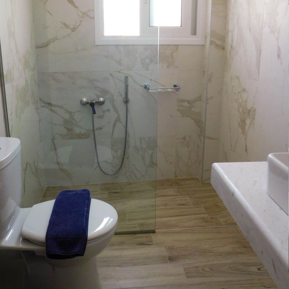 Apollon filoxenia Family Room 6