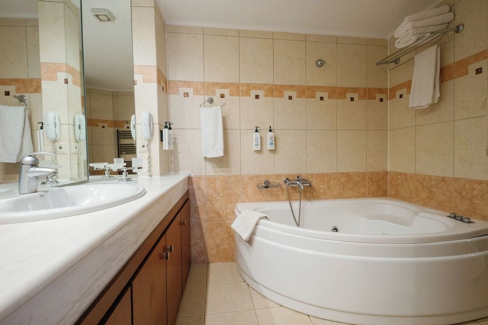 Nefeli Hotel Executive Suite, Jetted Tub, Sea View 2