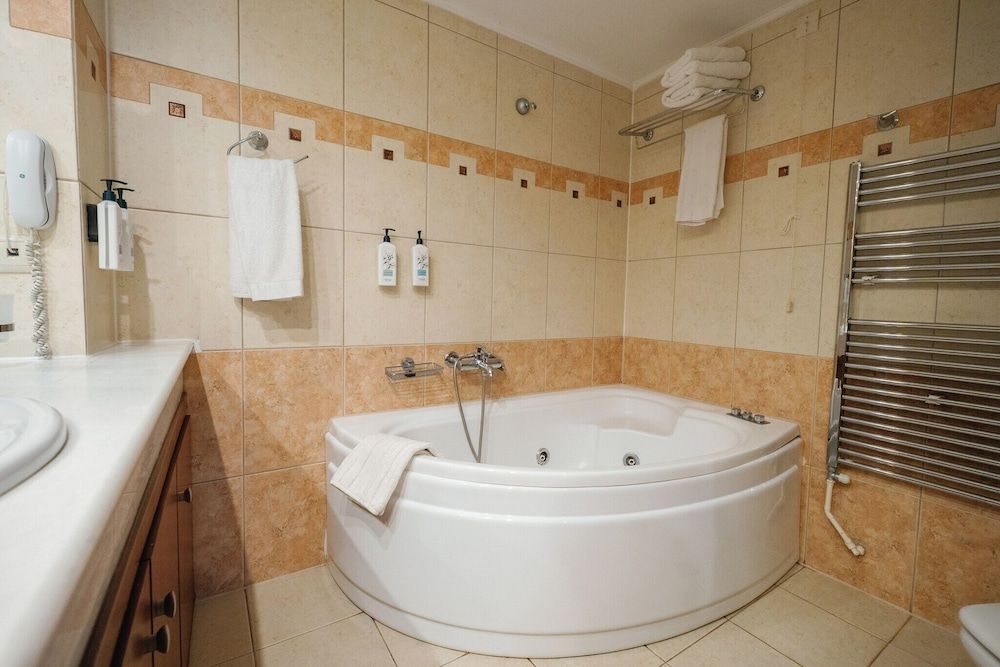 Nefeli Hotel Executive Suite, Jetted Tub, Sea View 3