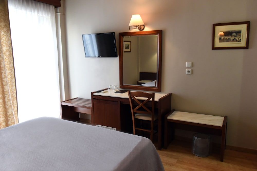 Achillion Hotel Single Room 4