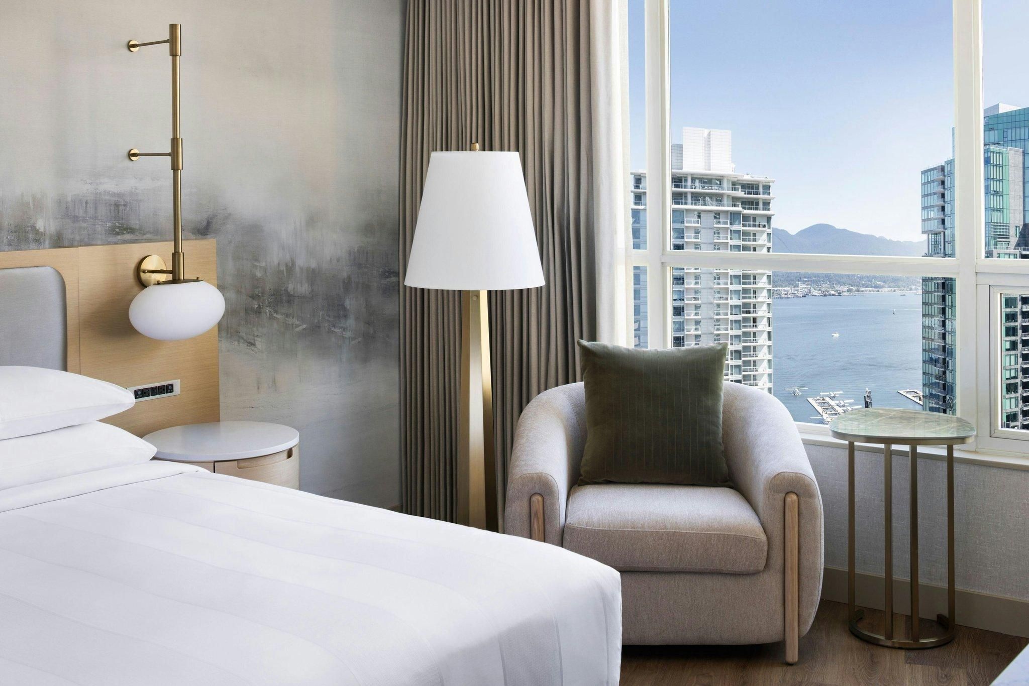 Newly Renovated Superior, Concierge lounge access, Guest room, 1 King, High floor