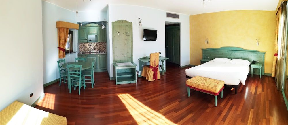 Hotel Residence Montelago Quadruple Room 5