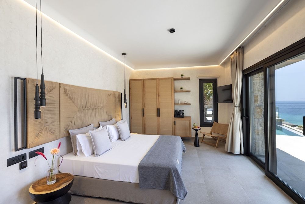 Junior Suite with Private Pool, Sea View (Private Terrace)