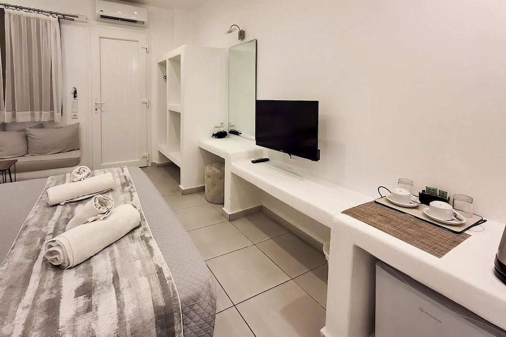 Ambience Suites Deluxe Suite 11