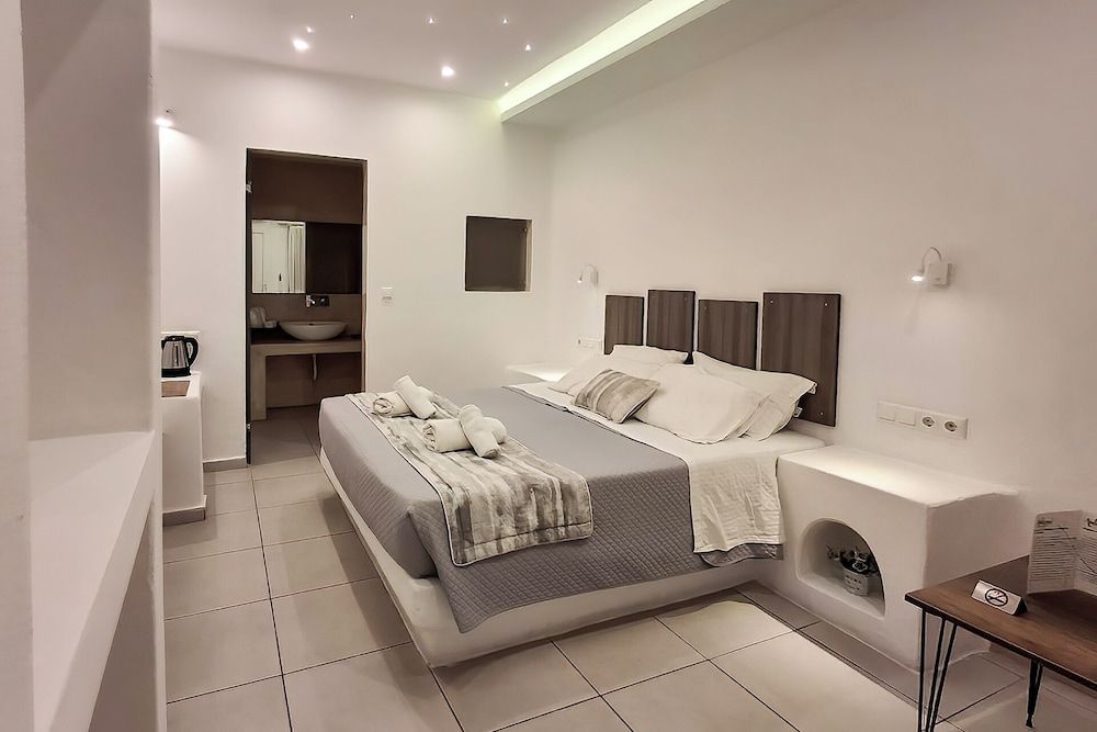 Ambience Suites Deluxe Suite