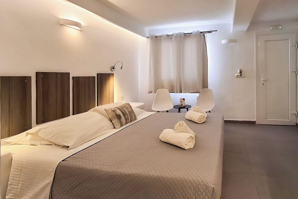 Ambience Suites Deluxe Suite 2