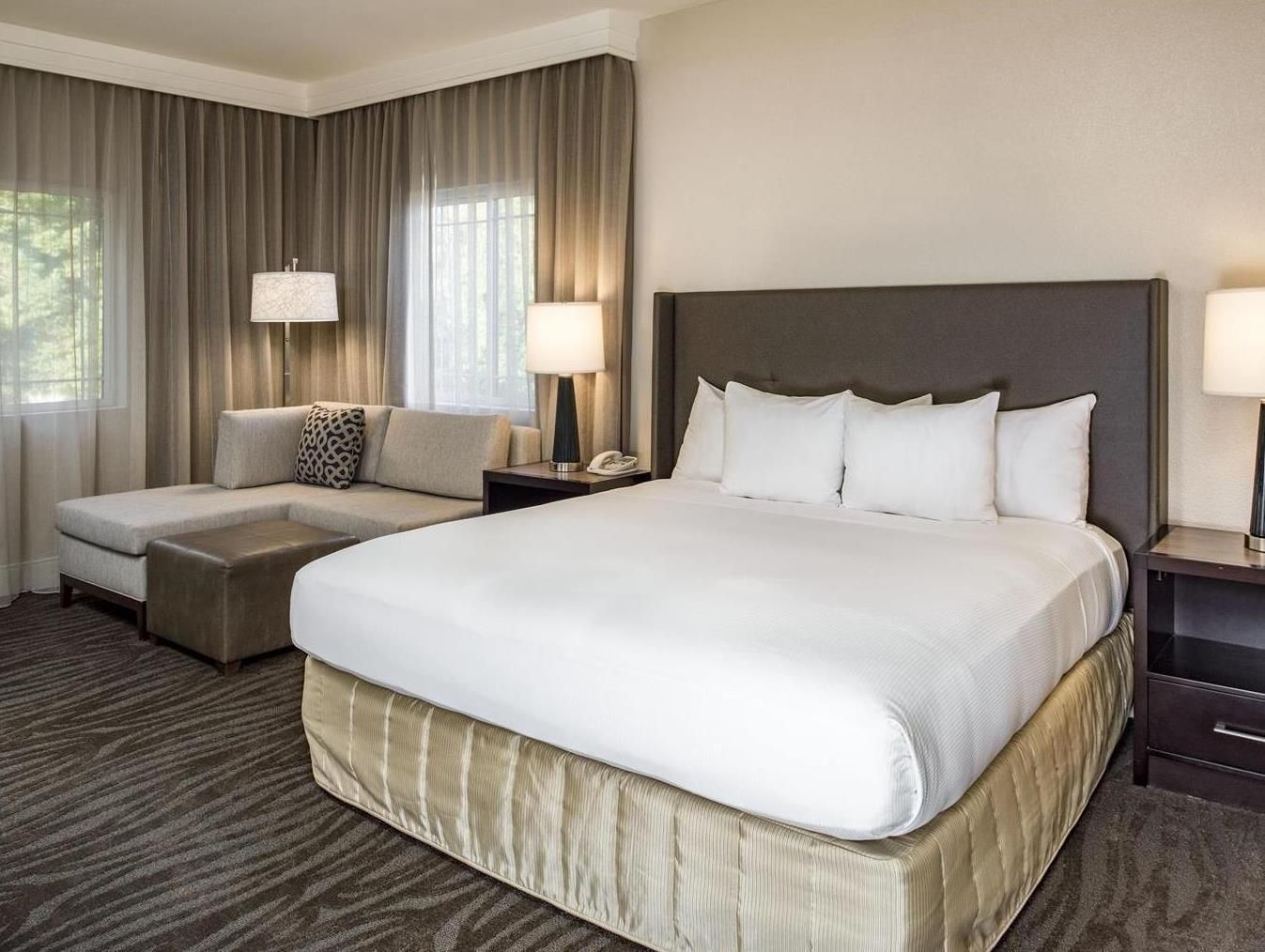 1 King Bed Hearing Accessible