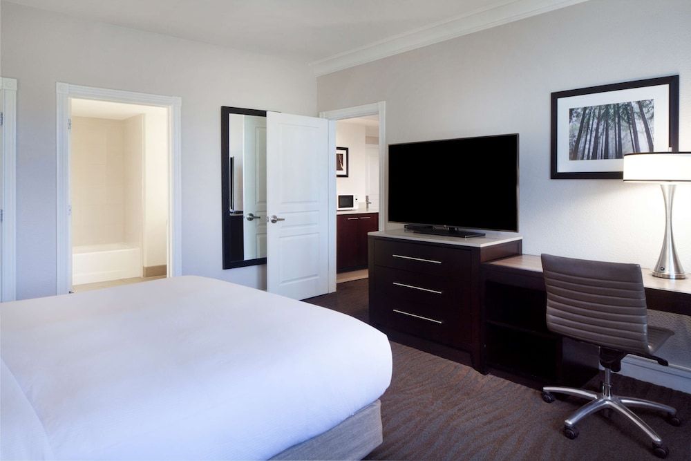 Suite, 1 Bedroom, Balcony