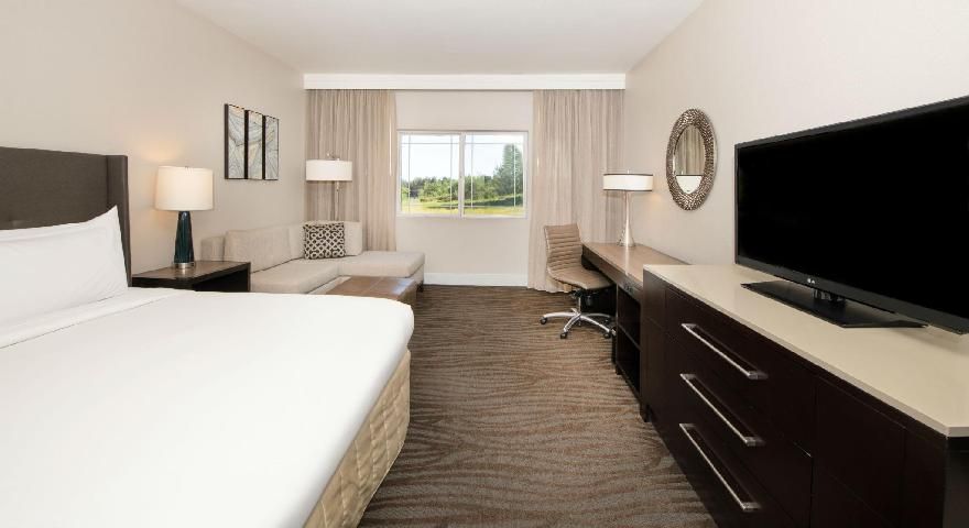 1 King Bed Hearing Accessible