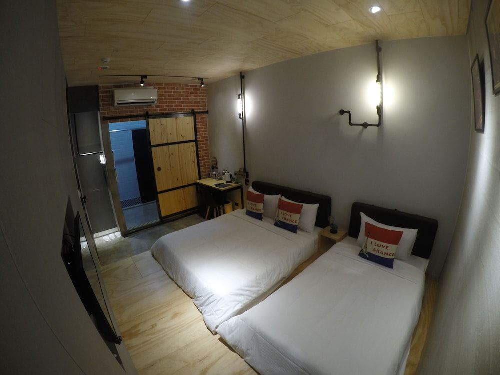 Timing House Standard Triple Room 8