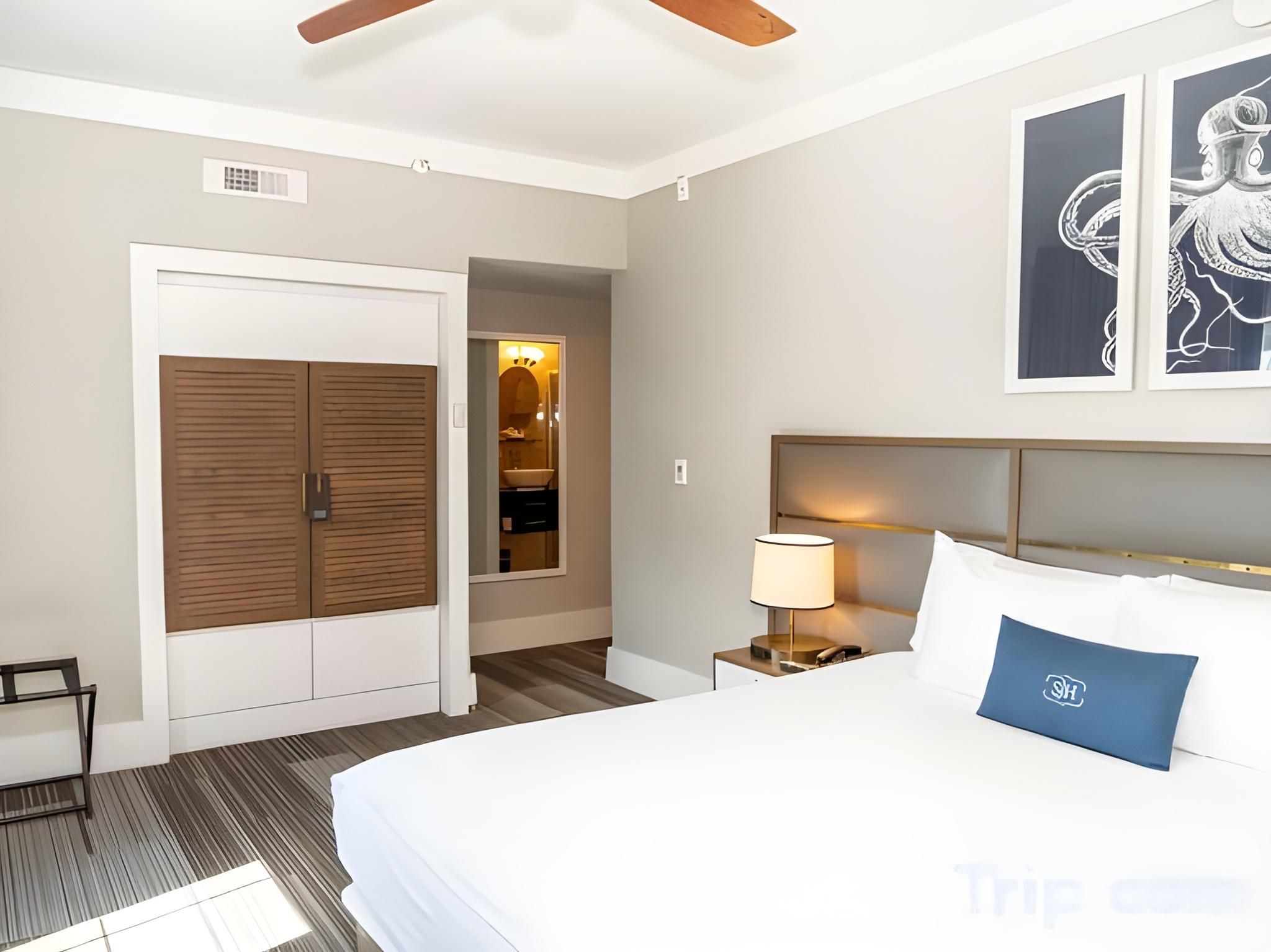 Superior King Room
