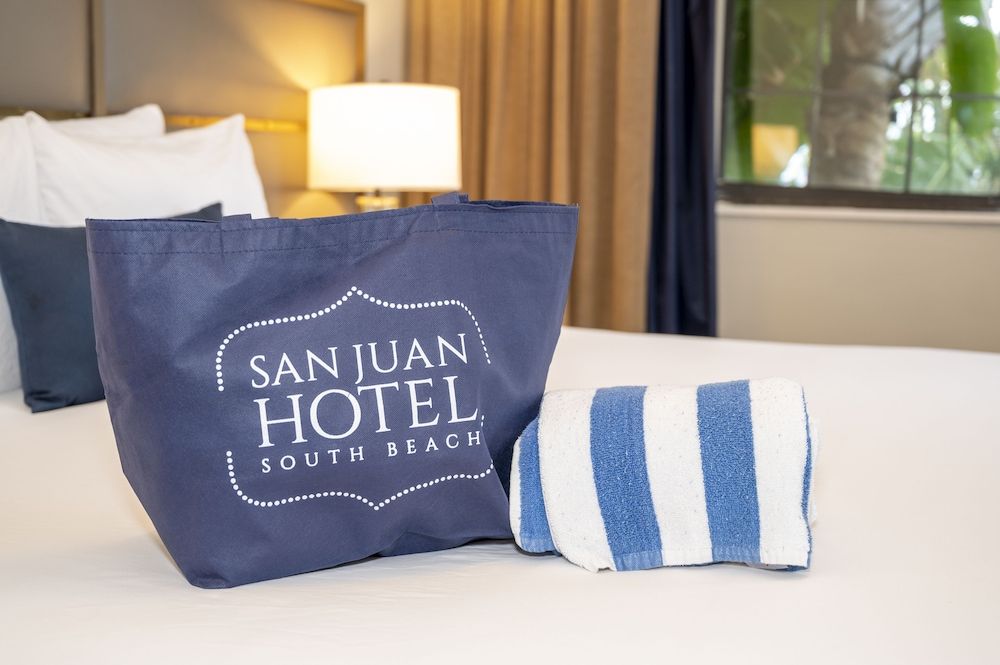 San Juan Hotel Luxury Double Room, 1 King Bed, Pool View 7