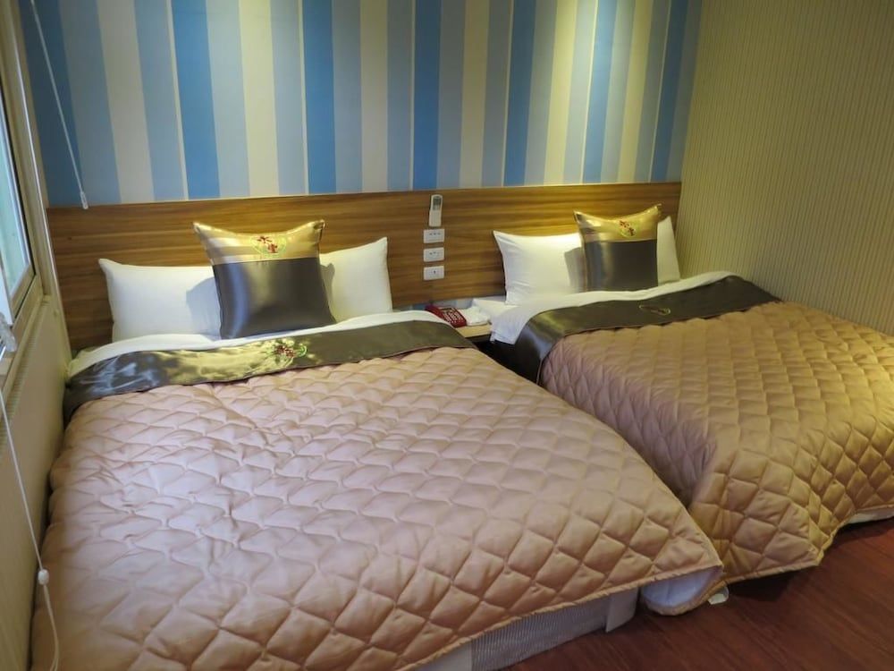 Yung Feng Hotel Standard Quadruple Room, 2 Double Beds 3