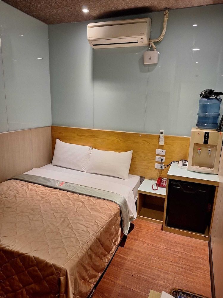 Yung Feng Hotel Standard Double Room, 1 Double Bed 5