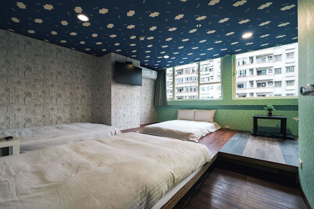 Room (6-Person)