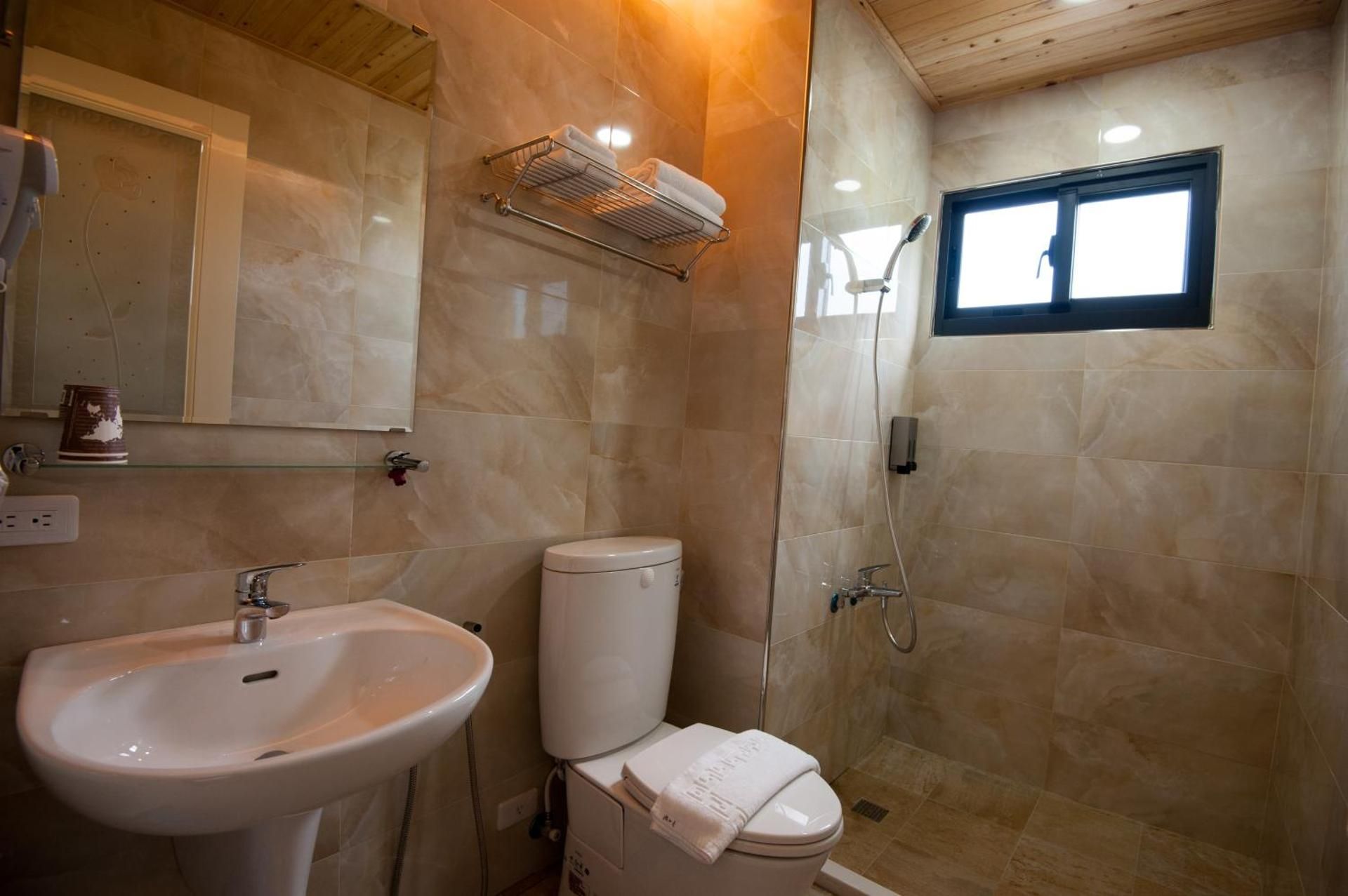 PlaceOfHeart Standard King Room 3