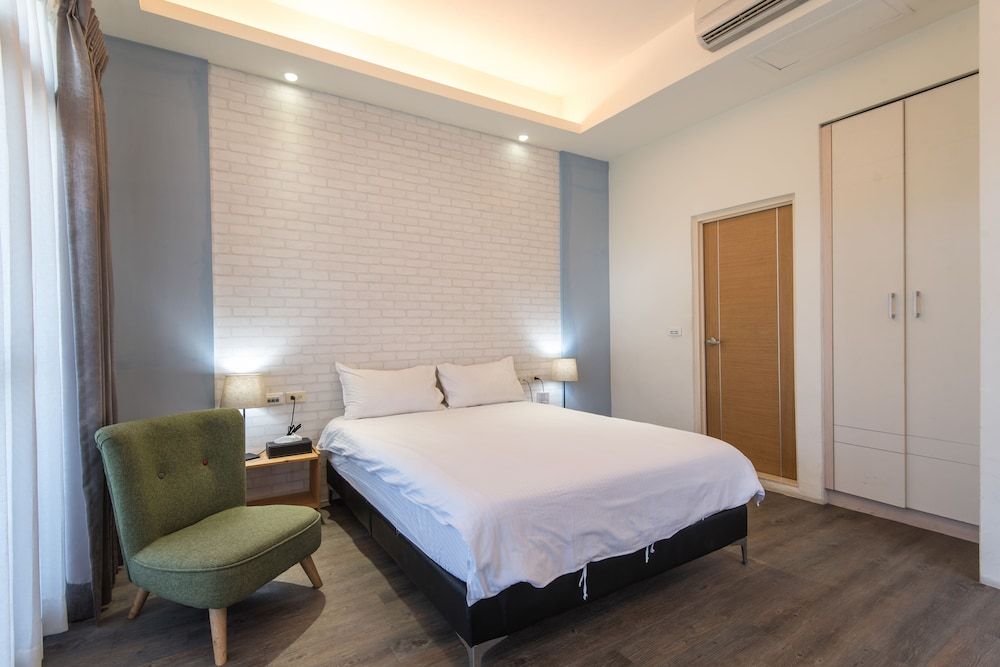 C T House Double Room, Balcony 2