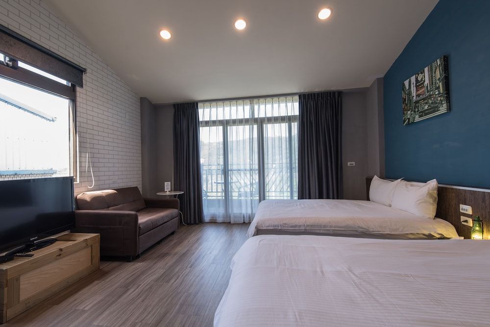 C T House Quadruple Room, Balcony, Mountain View 3