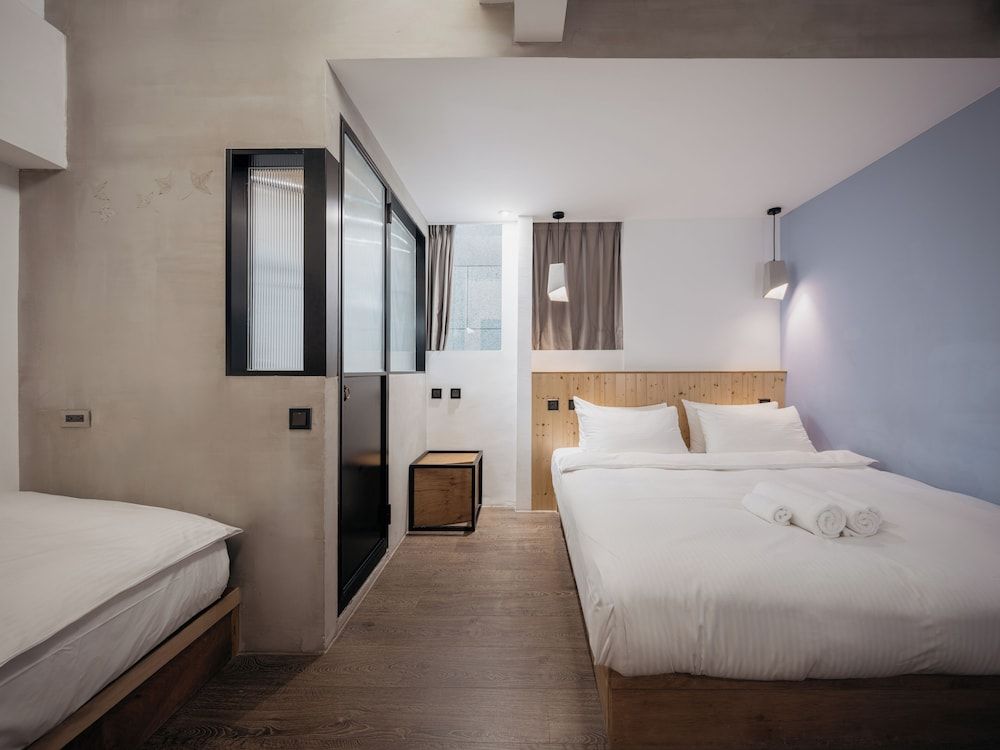 undefined Just Inn - City Hall 8