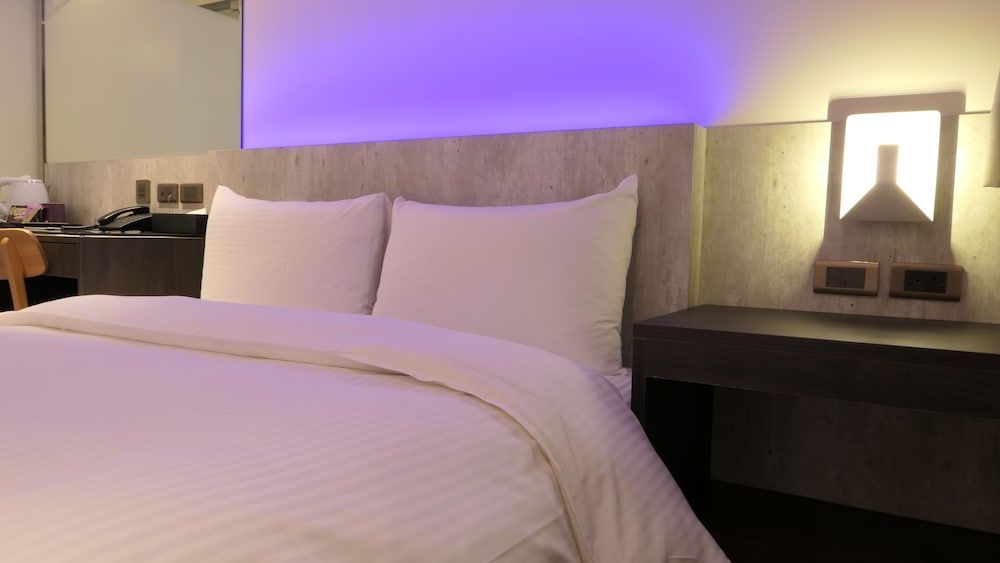 Ours Inn II Deluxe Double Room 19