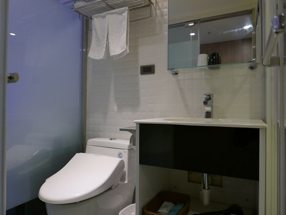 Ours Inn II Deluxe Double Room 20