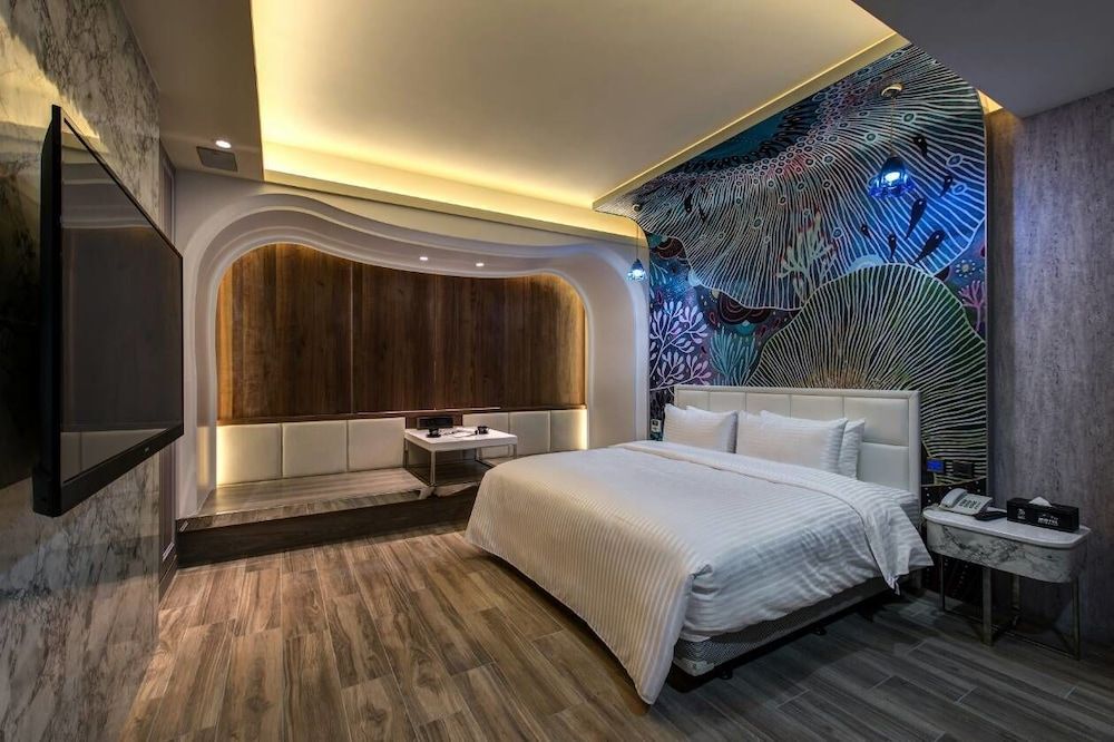 Point Motel Design Double Room, 1 Bedroom, Jetted Tub