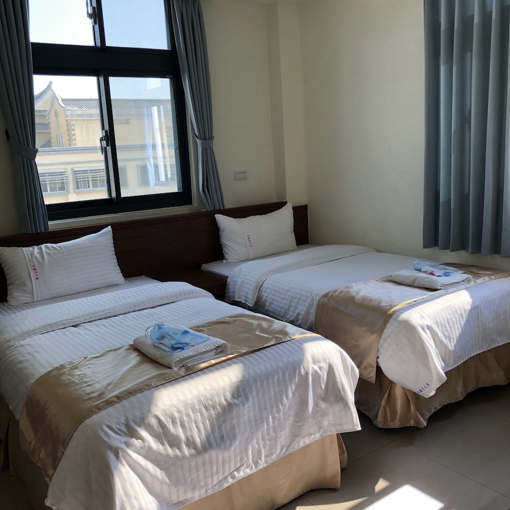 Frank's Hostel Standard Twin Room 2