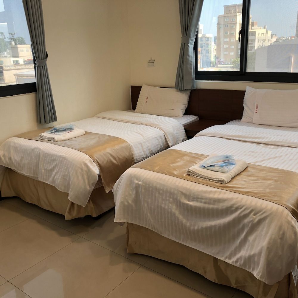 Frank's Hostel Standard Twin Room 5