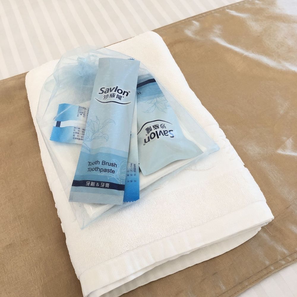 Frank's Hostel Superior Twin Room, City View 3