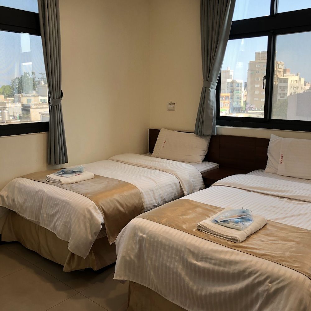 Frank's Hostel Standard Twin Room