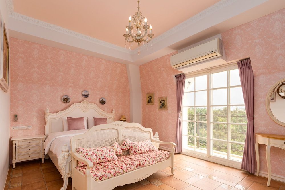 Brulees Done Family Suite, 2 Bedrooms 3