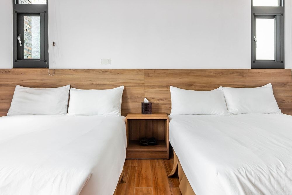 Simple Life B&B Deluxe Quadruple Room, Bathtub