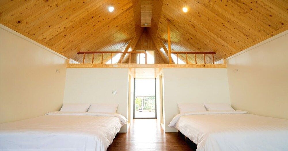 Artisan B&B Economy Quadruple Room, Mountain View, Mezzanine 2