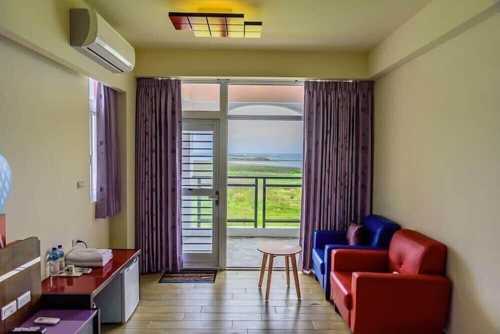 Happy Cape B&B Deluxe Double Room, 1 Bedroom, Bathtub 4